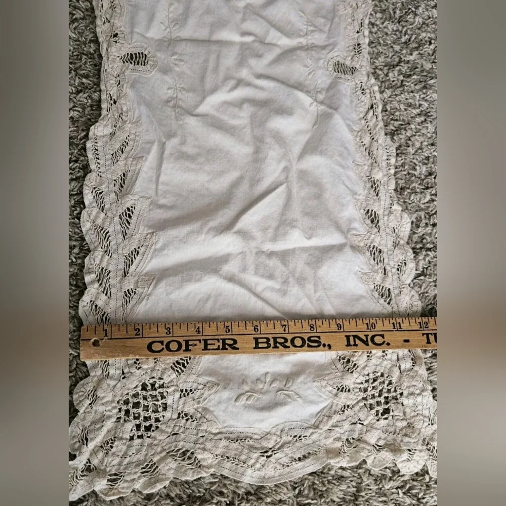Antique Ivory White Woven Elegant Crocheted Lacey Lace Table Runner 12×31